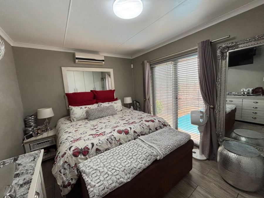 3 Bedroom Property for Sale in Uitenhage Central Eastern Cape